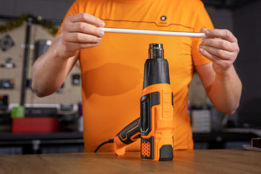 The EK-Loop Heat Gun was carefully crafted to help you achieve even heating and artistic tube bending. It is an ideal addition to any water-cooling enthusiast looking to perfect their tube bending skills. It is well suited for heating up and bending acrylic and PETG tubing thanks to its variable heat output.